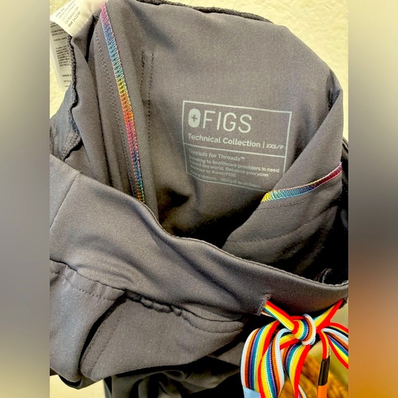 FIGS High Waisted Zamora Jogger Scrub Pants Pride Collection XXS Petite Charcoal - Picture 5 of 5